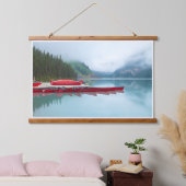 レイクルイーズの風景を赤カヌーで表示 吊り下げ型タペストリー (寝室)