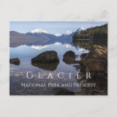 レイク・マクドナルド、岸辺、山々、グレイシャー国立公園 ポストカード (正面)