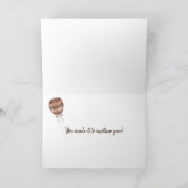 レイジーハウンドッグがソファで昼寝 カード (内部)