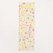 レイチェルの花の名前タイポグラフィ黄色のピンク ヨガマット (正面)