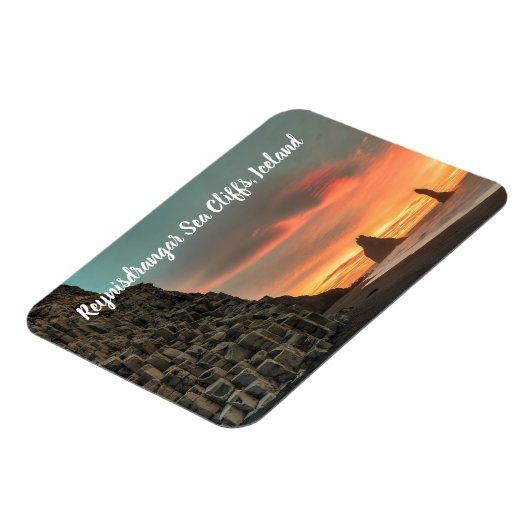 レイニスレンジャルシークリフスアイスランドスタイル マグネット (左側)