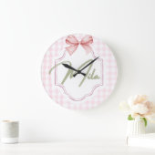 レイニーパーソナライズされたベビーガール子供部屋ボウ&ギンガム ラージ壁時計 (ホーム)