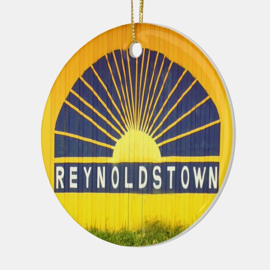 レイノルズタウン、アトランタ、ジョージア、メリークリスマスオール セラミックオーナメント (左)