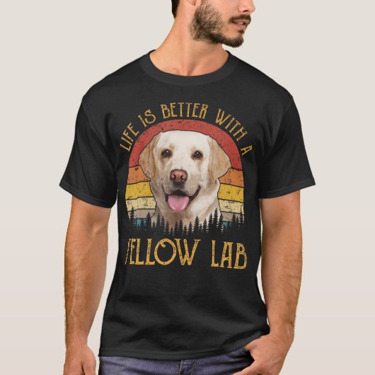 レイバーカラブの犬がいる生活は最高 Tシャツ (正面)