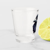 レイベ威厳のあるンポートレート – レイブン、鳥、野生生物 ショットグラス (左)