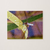 レインドロップの葉の上のトンボ ジグソーパズル (横)