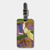 レインドロップの葉の上のトンボ ラゲッジタグ (正面縦)