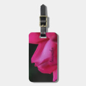 レインドロップオンレッドローズブパーソナライズされたド ラゲッジタグ (正面縦)