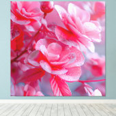 レインドロップ赤面ピンクブロッサム キャンバスプリント (インサイチュ (ウッドフロア))