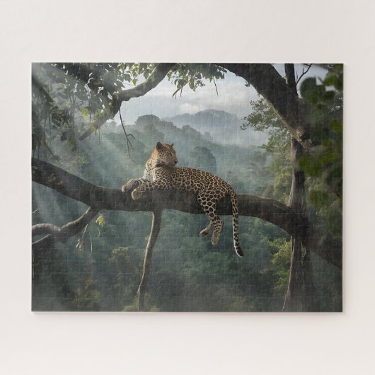 レインフォレストの上で休むヒョウ ジグソーパズル (横)