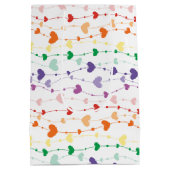 レインボーかわいらしハートパターンキッズ ミディアムペーパーバッグ (裏面)