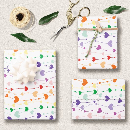 レインボーかわいらしハートパターンキッズ ラッピングペーパーシート