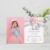 レインボーかわいらしユニコーン誕生日パーティーガール写真 招待状 (スタンド正面)