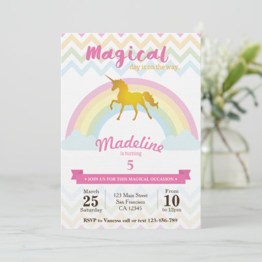 レインボーきらめくユニコーン誕生日の招待状 招待状 (スタンド正面)