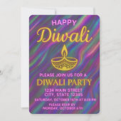 レインボーの輝きに優雅なゴールドのディヤ Happy Diwali 招待状 (正面)