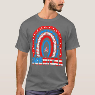 レインボーアメリカ国旗の愛国心に満ちた7月4日 Tシャツ