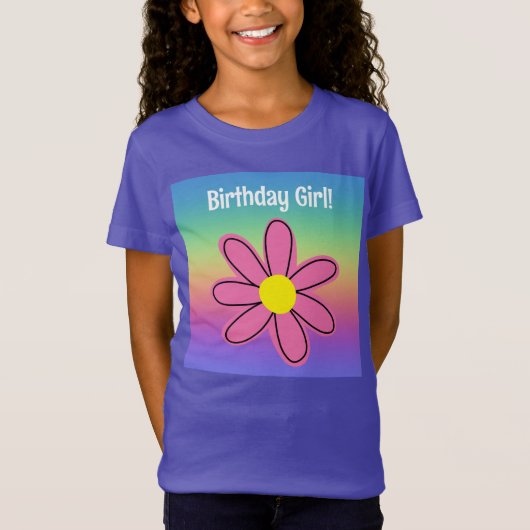 レインボーウィズピンクフラワー誕生日ガール Tシャツ (正面)