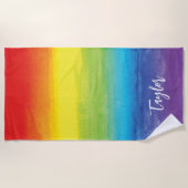 レインボーウォーターカラーパープルレッドモダン名 ビーチタオル (正面)