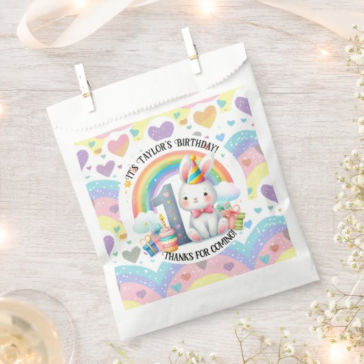 レインボーカラフルアンドバニー第1誕生日パーティー フェイバーバッグ (クリップ留めされた状態)