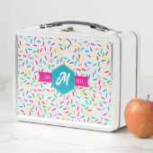 レインボーカラフルスプリンクルレトロモノグラム メタルランチボックス (インサイチュ)