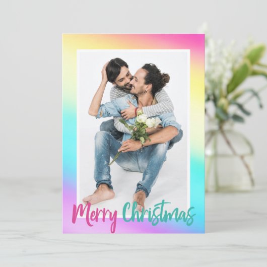 レインボーカラフルフォトゲイプライドカップルのクリスマス シーズンカード (スタンド正面)