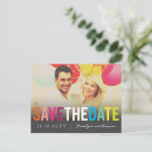 レインボーカラフル文字日付の写真はがきを保存 案内ポストカード (スタンド正面)