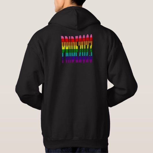 レインボーカラフル文字LGBTQゲイプライド2023 Tシャツ (裏面)