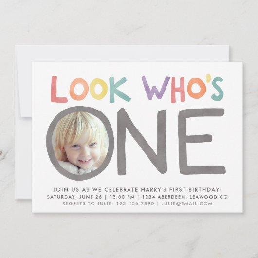 レインボーカラフル1歳の誕生日招待状 |写真 招待状 (正面)