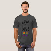 レインボーカラーで愛は愛 LGBTQ ファニー Tシャツ (正面フル)