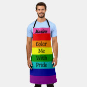 レインボーカラーの私とプライドパーソナライズ エプロン (着用した状態)