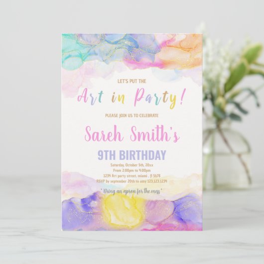 レインボーカラー絵を描誕生日招待状 招待状 (スタンド正面)