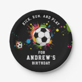 レインボークールブラックサッカー選手スポーツボール絵を描 ペーパープレート (正面)