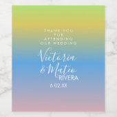 レインボーグラデーションイエローブルーピンク結婚ズ ワインラベル (シングルラベル)