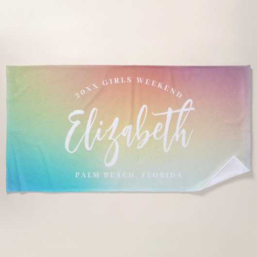 レインボーグラデーションガールズウィークエンドパーソナライズされた名 ビーチタオル (正面)