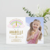 レインボーグリッターユニコーンフォト誕生日招待状 招待状 (スタンド正面)