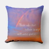 レインボーサンセット信じフォトイン魔法引用文はっきりした クッション (正面)