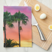 レインボースカイのあるトロピカルパームズ キッチンタオル (四つ折り)
