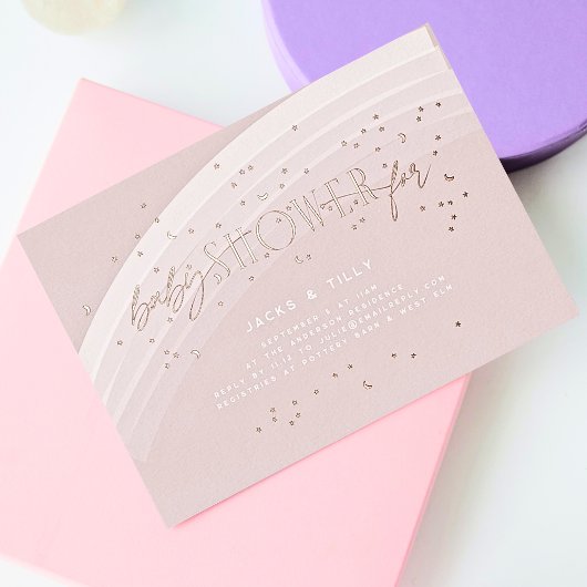 レインボースターズモダンベビーシャワーピンクローズ金ゴールド 箔招待状