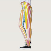 レインボーストライプのグ レギンス (左)