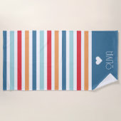 レインボーストライプのモノグラムハート ビーチタオル (正面)