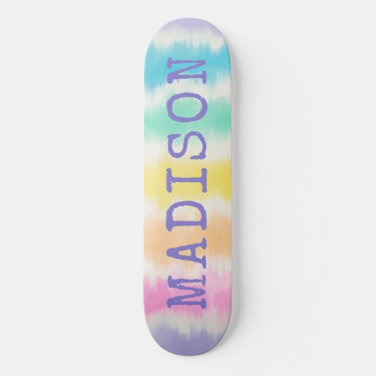 レインボーストライプ絞り染めカスタム名パーソナライズされた前 スケートボード (正面)