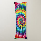 レインボースパイラル – クラシックタイダイデザイン ボディピロー (正面縦)