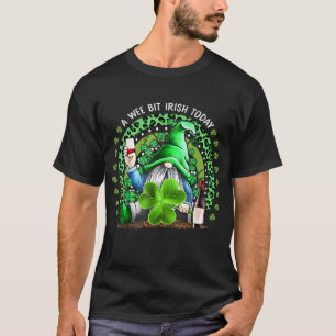 レインボーセントパトリックデー アイリッシュノーム ワインを飲む シャムロック Tシャツ