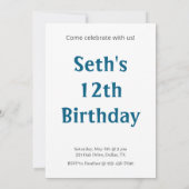 レインボーチョークハッピーバースデーオンネイビーブルー誕生日 招待状 (裏面)