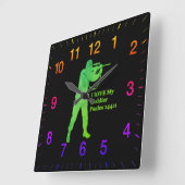レインボーナンバ付き緑のはんだスナイパー スクエア壁時計 (傾斜)