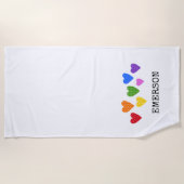 レインボーハートキッズネームカラフルラブアートおもしろい ビーチタオル (正面)