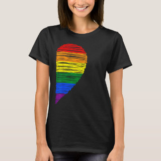 レインボーハートLGBTマッチングカップル日プライドフリアン Tシャツ