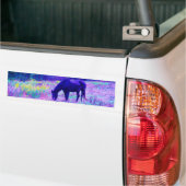 レインボーフィールドに紫色の黒馬 バンパーステッカー (トラック上)