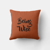 レインボーフェザー付き水彩幻想的フクロウ クッション (裏面)