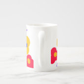 レインボーフラワープライドラブ追加ネーム文字lqbtq abst ボーンチャイナマグカップ (裏面)